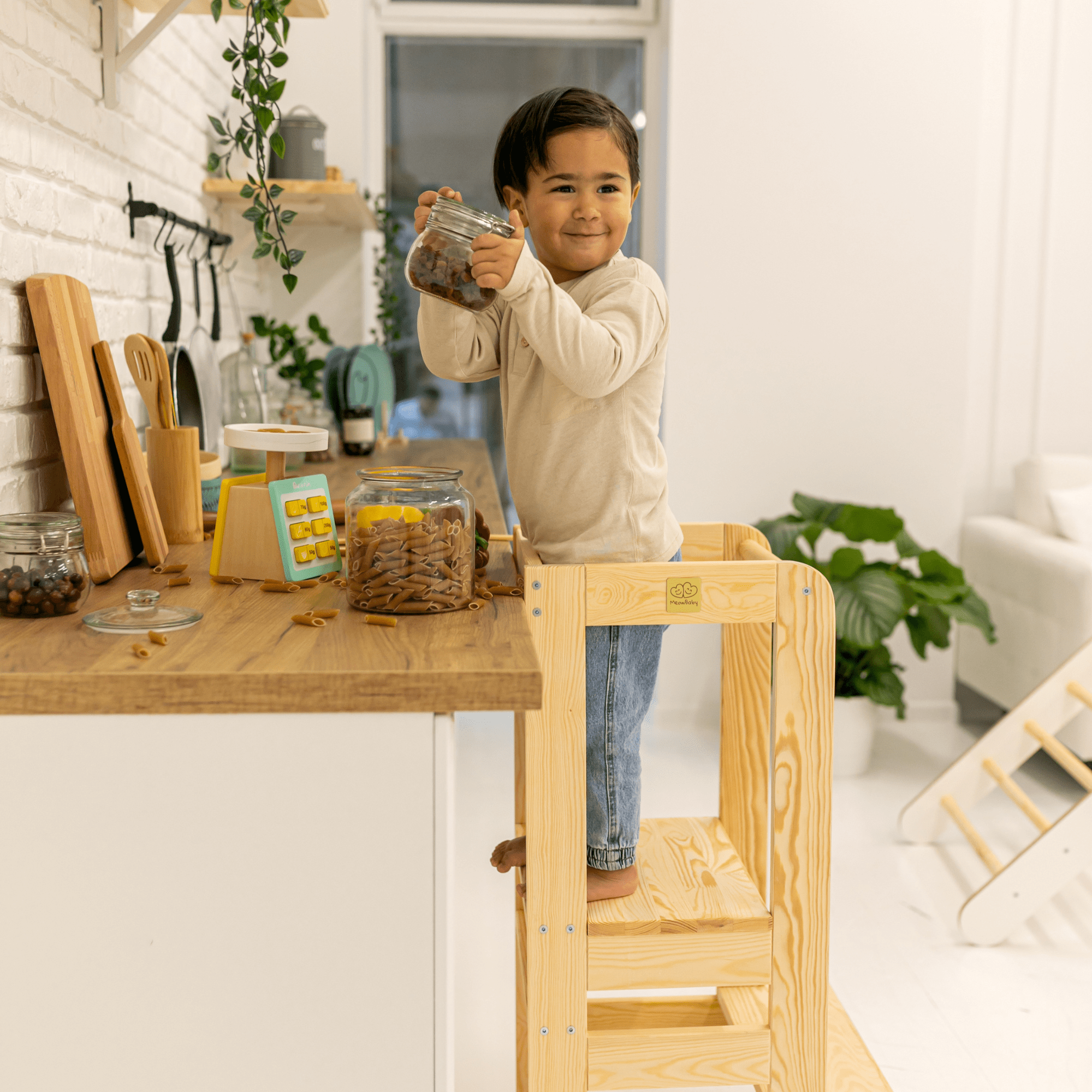 Meowbaby Kitchen Helper dla Dziecka - Regulowany Pomocnik Kuchenny | Drewniany